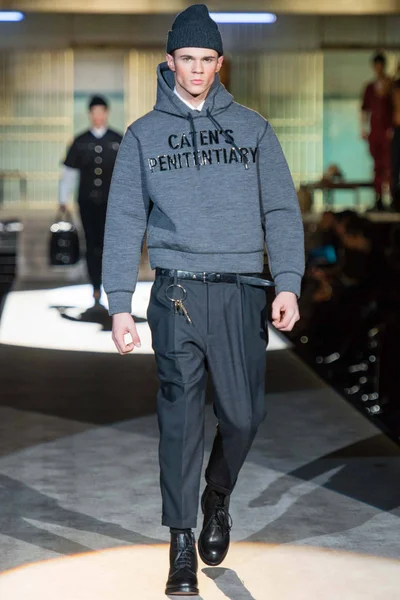 Look 24